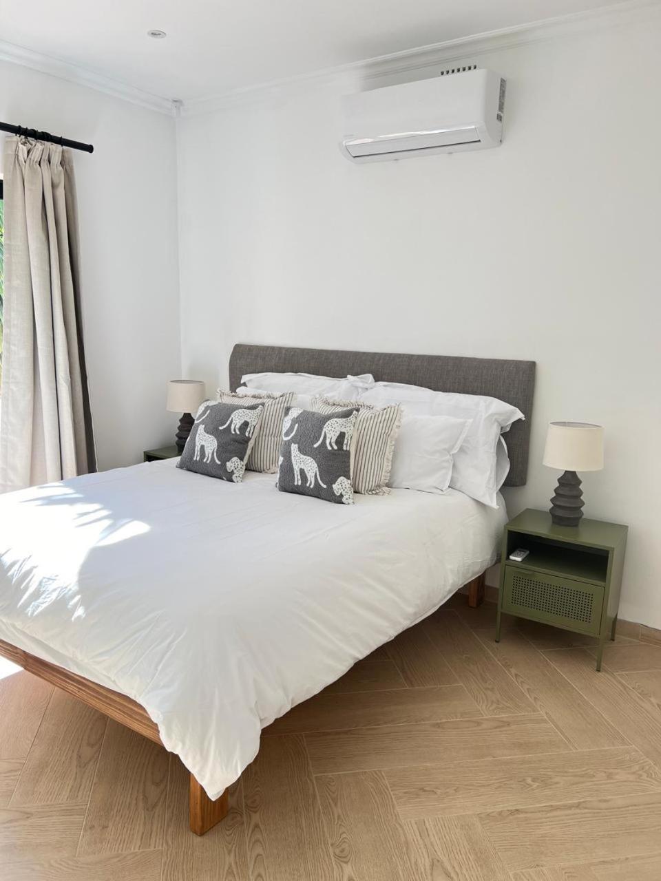 Chasselas Self Catering Kaapstad Buitenkant foto